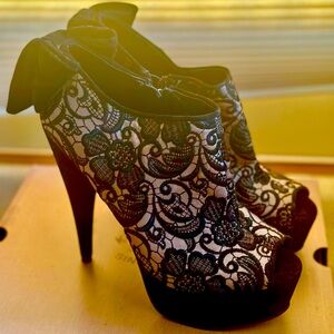 Jessica Simpson Lace Peep-Toe Heels